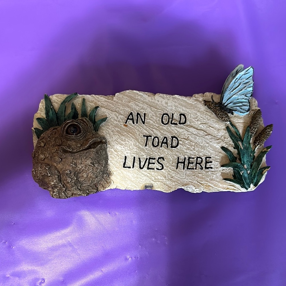 Decorative Garden Stone with Toad and Butterfly